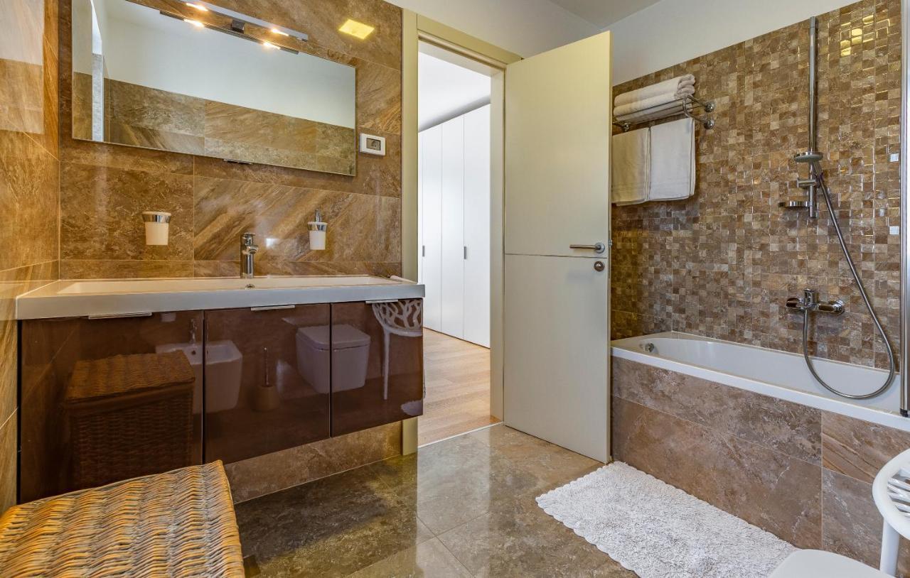 Paradiso Luxury Apartment, 罗维尼 外观 照片