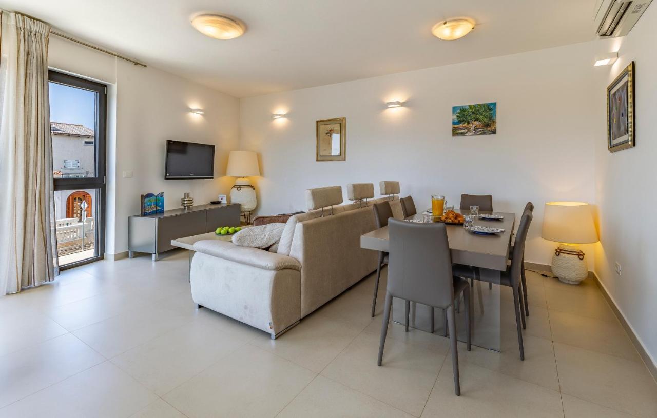 Paradiso Luxury Apartment, 罗维尼 外观 照片