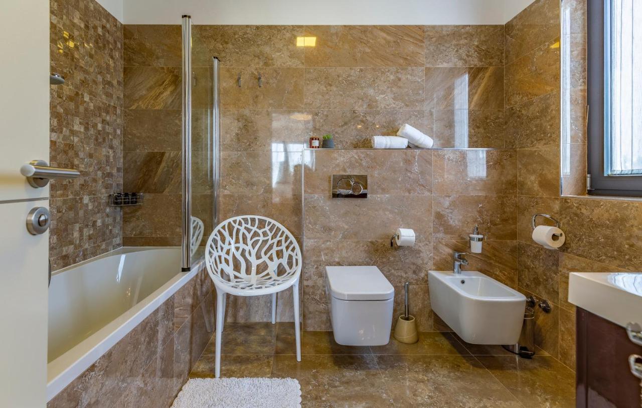 Paradiso Luxury Apartment, 罗维尼 外观 照片