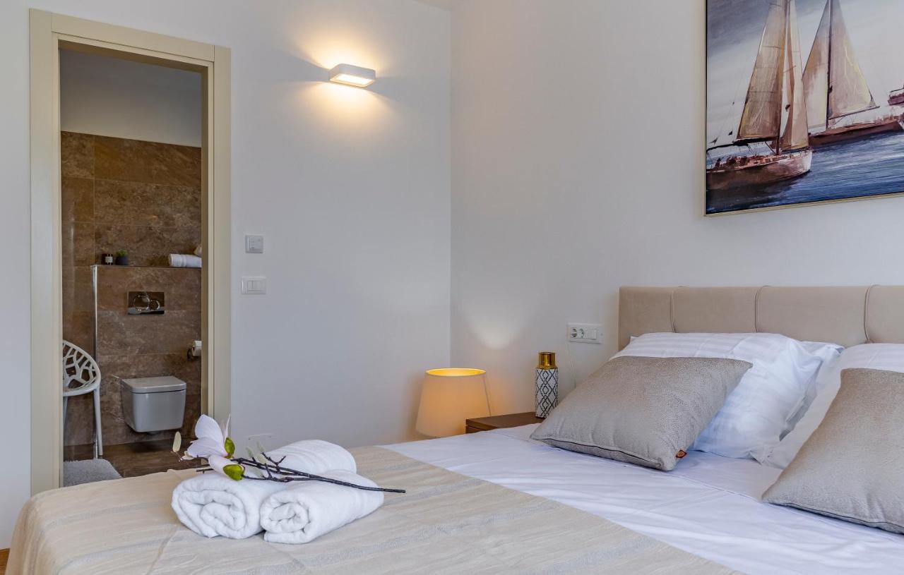Paradiso Luxury Apartment, 罗维尼 外观 照片